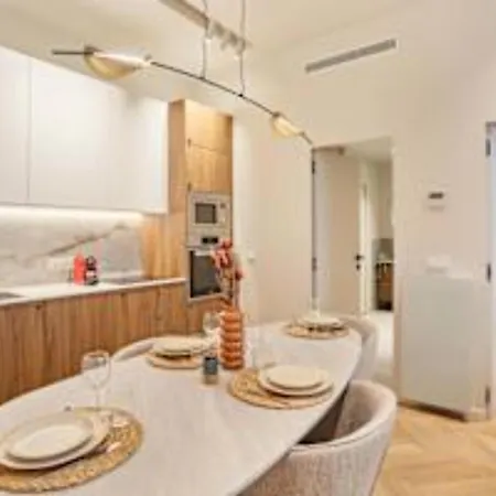 Apartment Superb Ac Center Of *