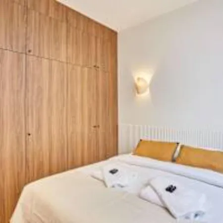 Superb Ac Center Of * Paris