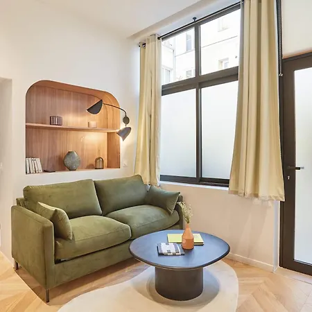 Superb Ac Center Of * Paryż