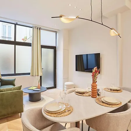 Superb Ac Center Of Apartment