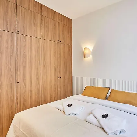 Apartment Superb Ac Center Of *